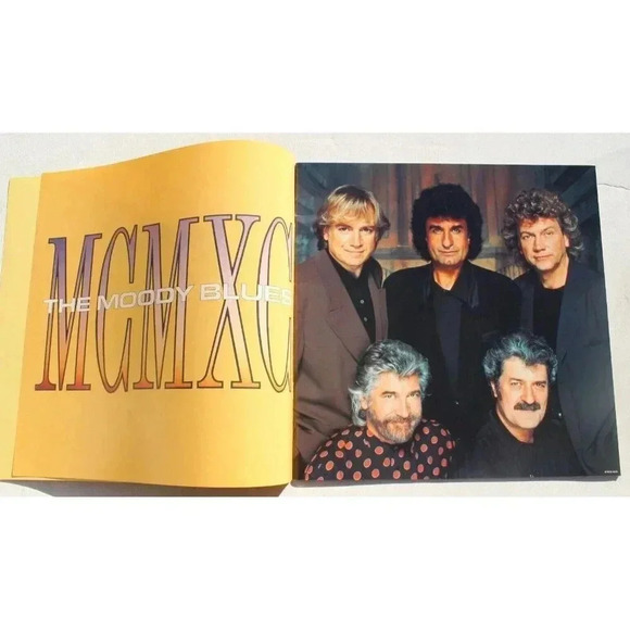 Vintage The Moody Blues MCMXC Legend of a Band Tour Concert Program - Picture 3 of 5